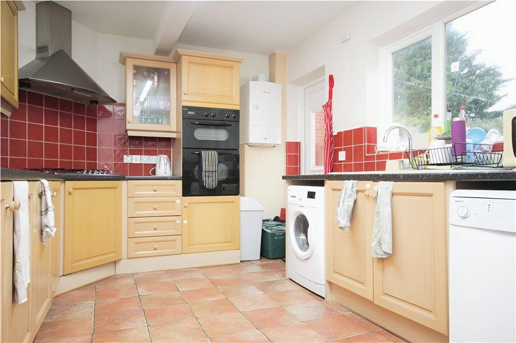 Property photo 2 of 8 Kitchen