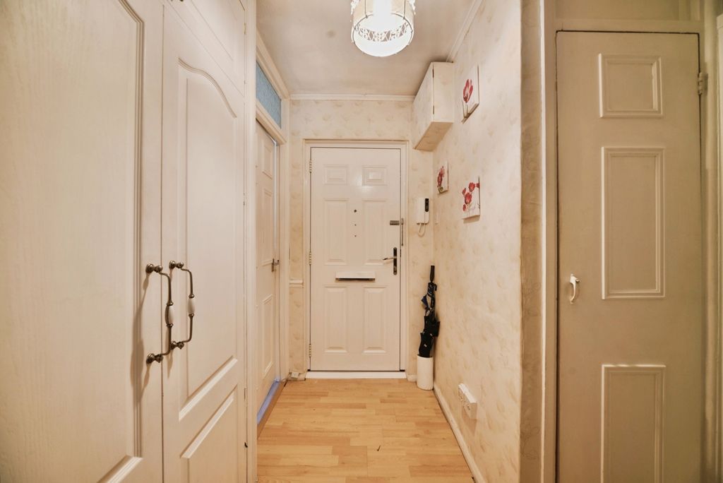 Property photo 2 of 20 Pbox-Img.Jpg