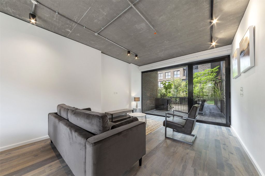 Property photo 3 of 18 Picture No. 04