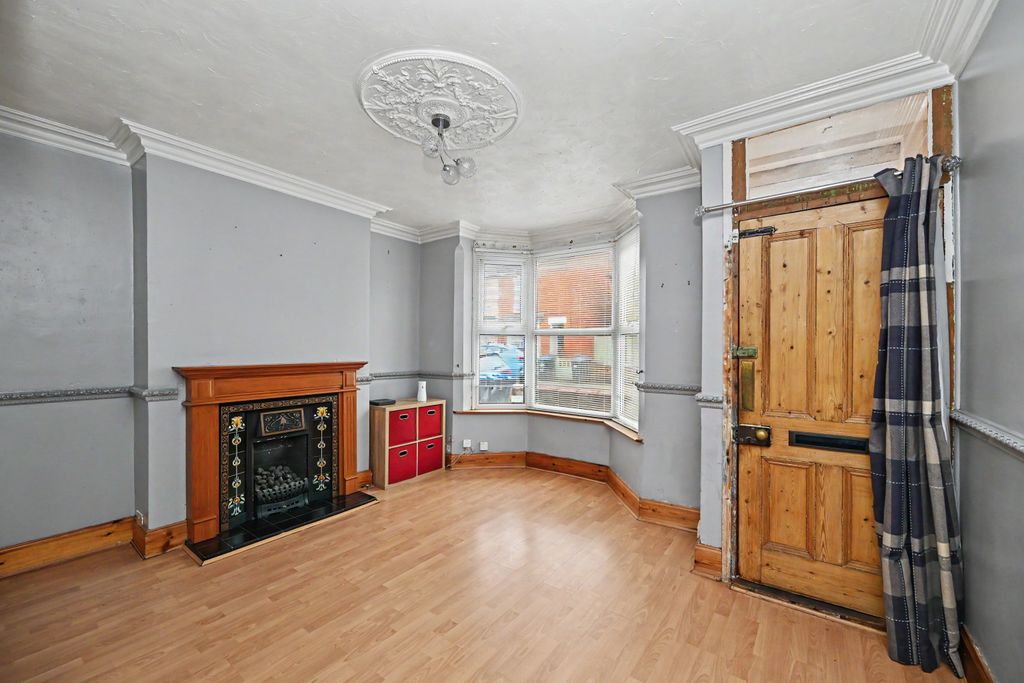 Property photo 2 of 19