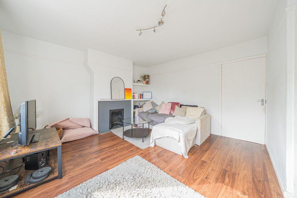 Property photo 3 of 14 Picture No. 11