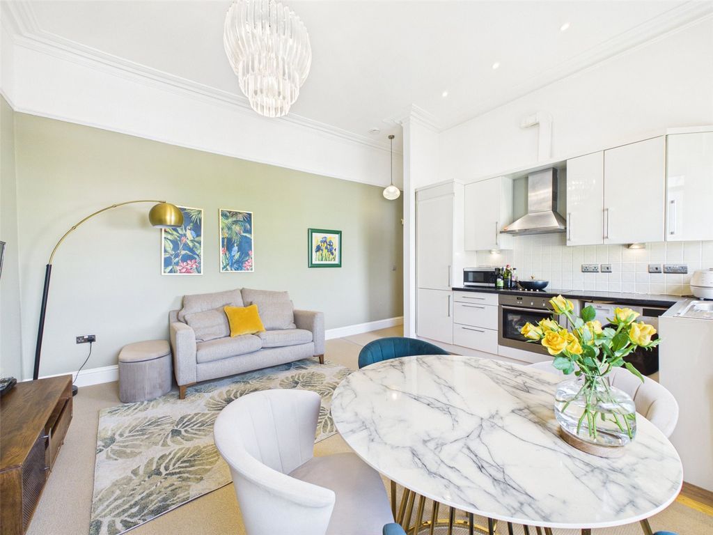 Property photo 2 of 19 Picture No. 01