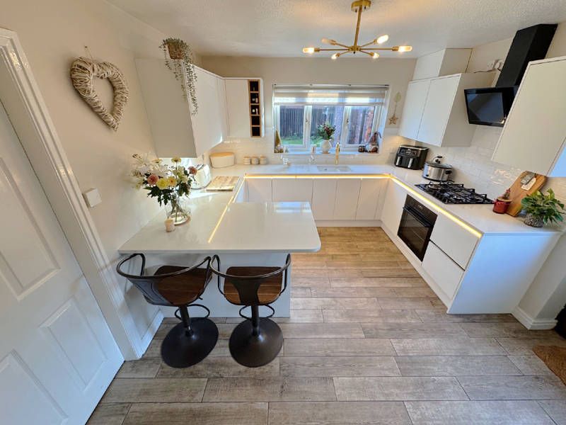 Property photo 2 of 35 Breakfast Kitchen