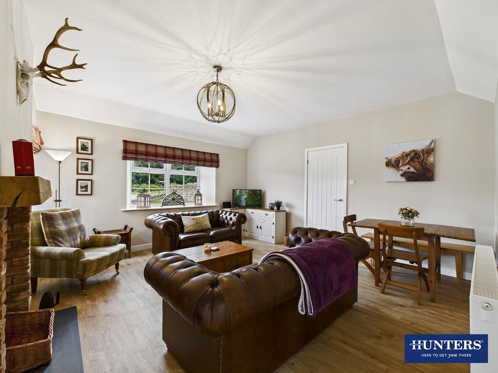 Property photo 3 of 25 Living Room