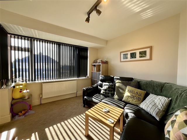 Property photo 2 of 17 Lounge