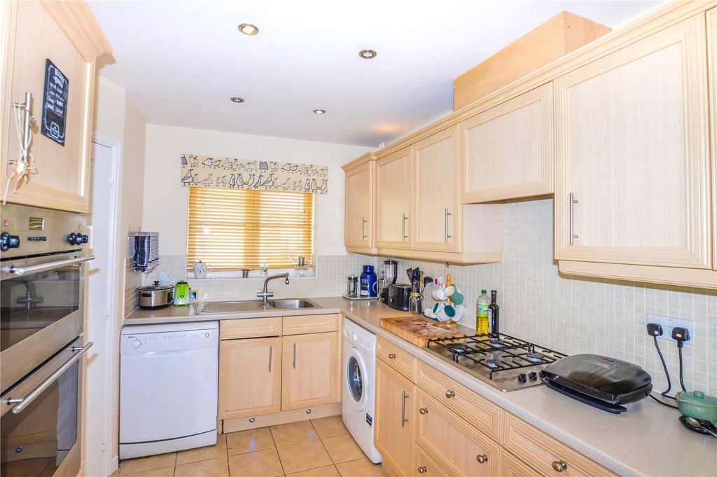 Property photo 3 of 13 Kitchen