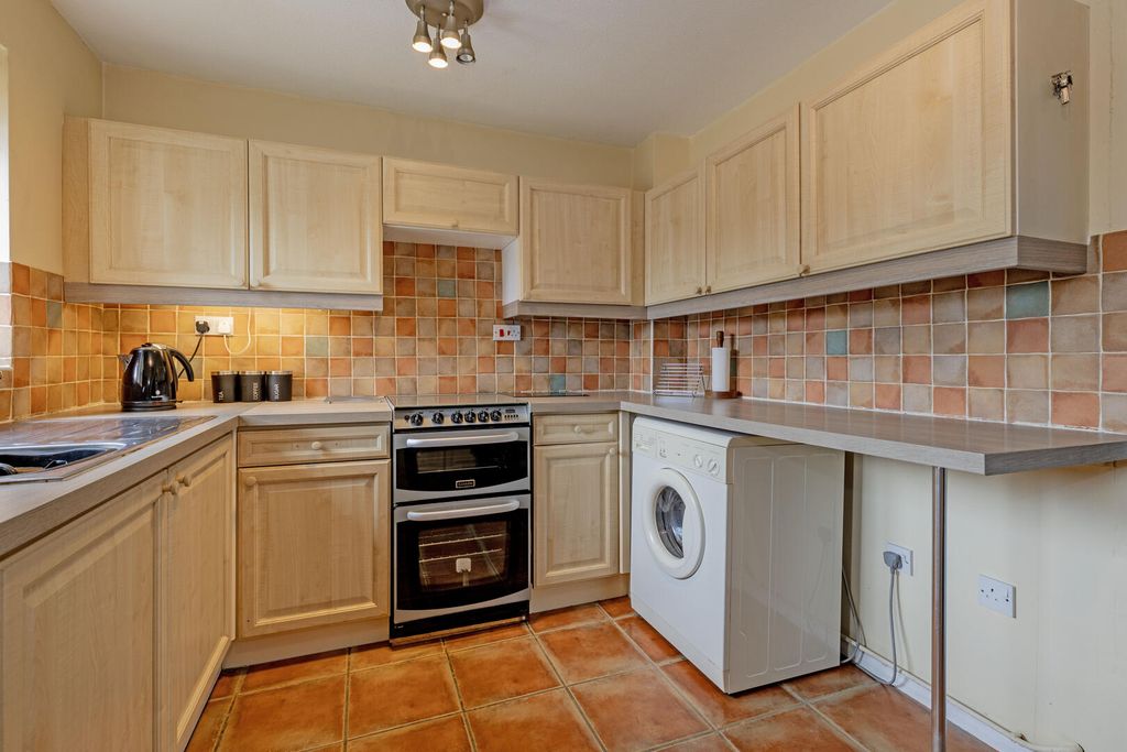 Property photo 2 of 18 Kitchen