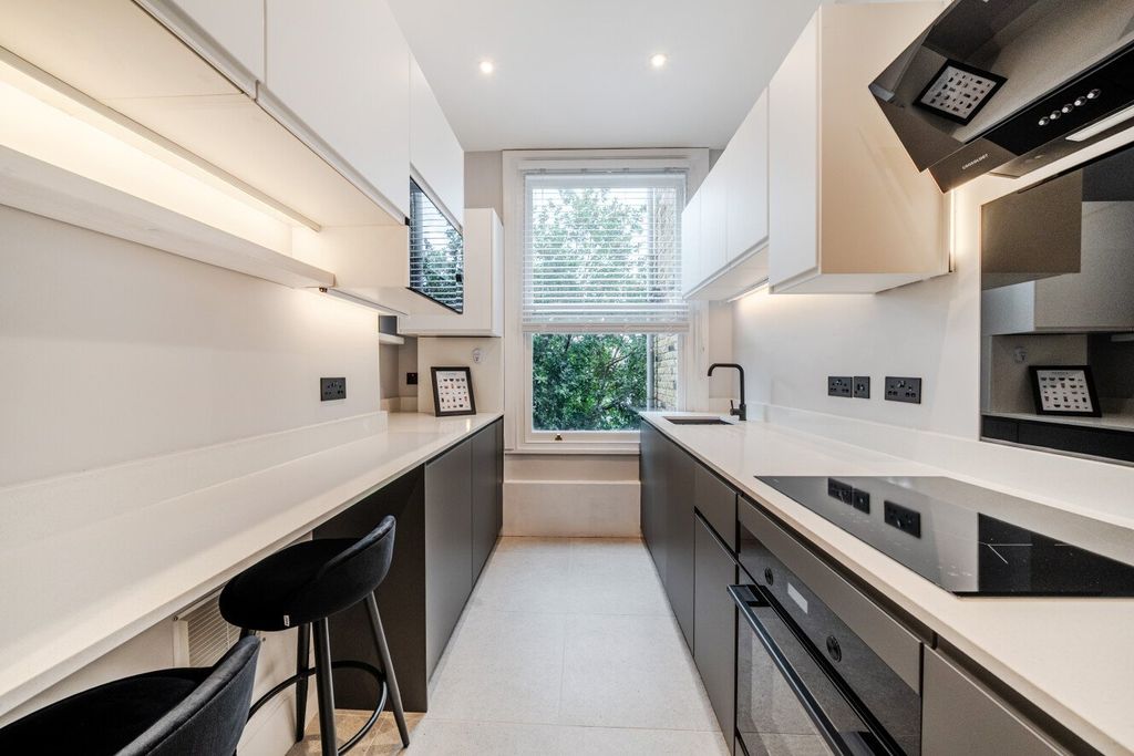 Property photo 2 of 11 Picture No. 08