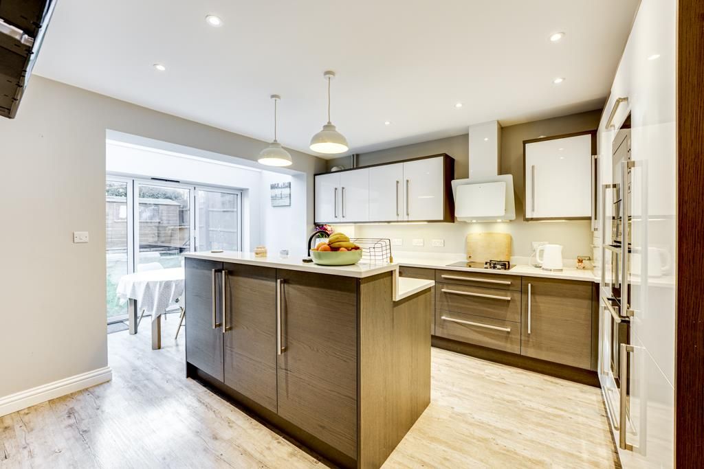 Property photo 2 of 41 12 Westley Close, Burton Latimer-12.Jpg