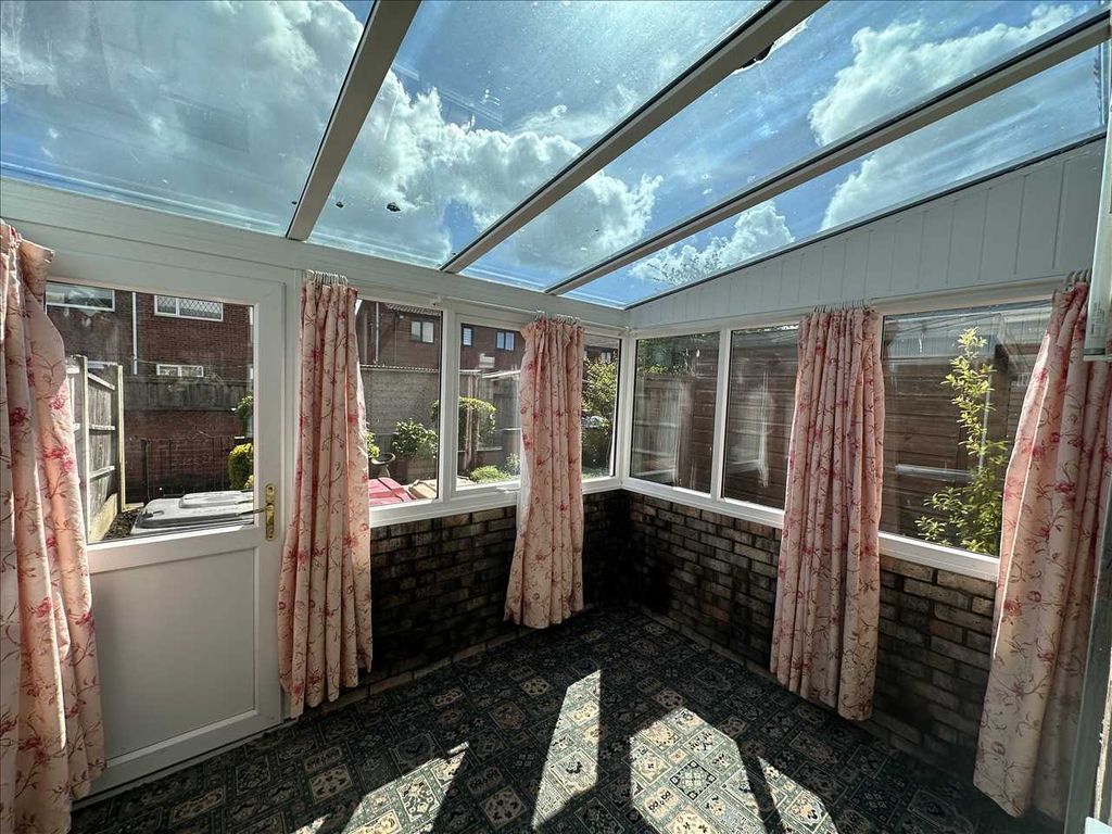 Additional image 7 of 2 bed flat for saleKensington Road, Scunthorpe DN15