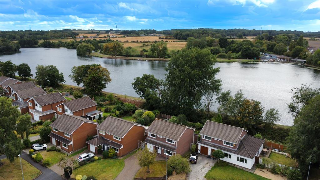 Property photo 1 of 34 Pinfold Drive For Sale
