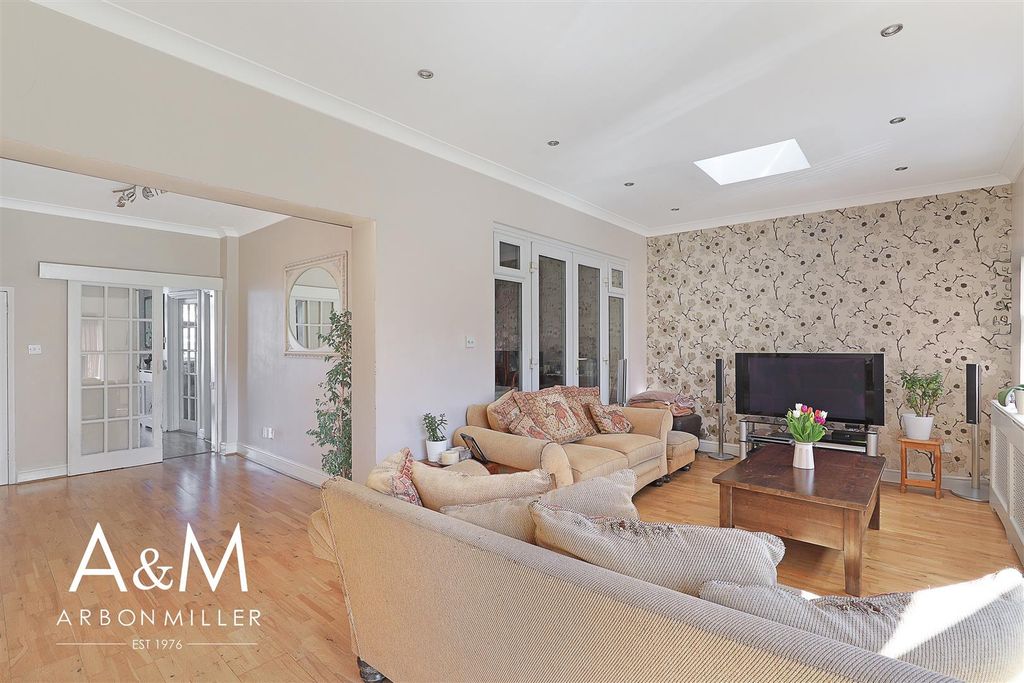 Property photo 3 of 33 Extended Dining Room