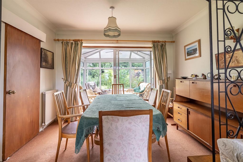Property photo 3 of 17 Dining Area