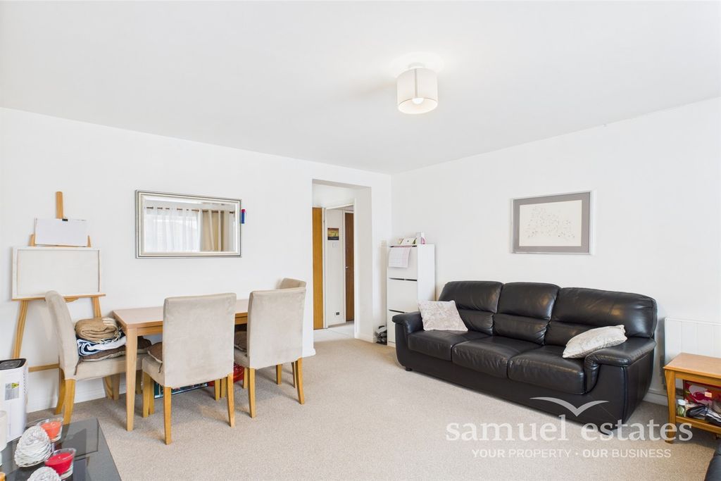 Property photo 1 of 11 Living Area