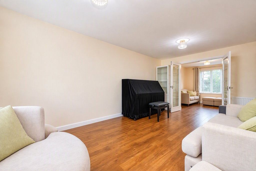 Property photo 3 of 16 Picture No. 23