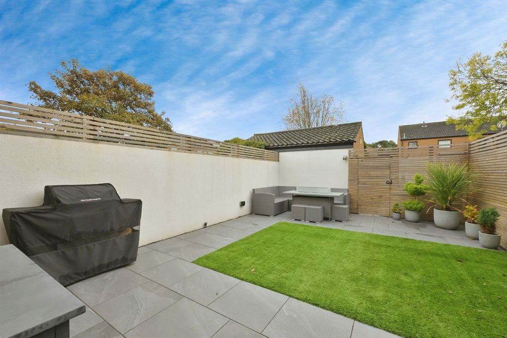 Property photo 2 of 17