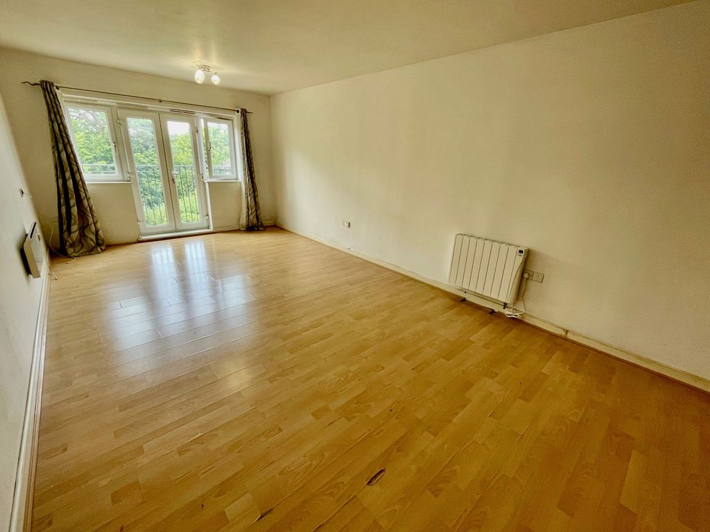 Property photo 3 of 7 Living Room