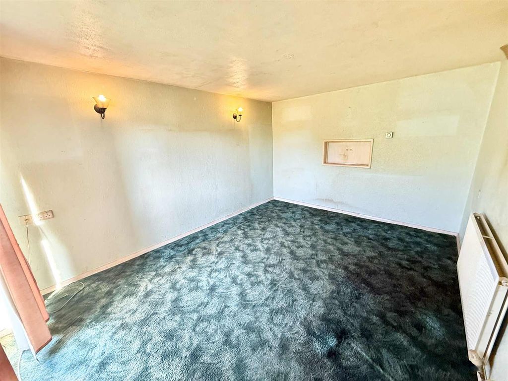 Property photo 3 of 16 5B6913Da-d913-4c19-Af75-Ef66068A3701.Jpg