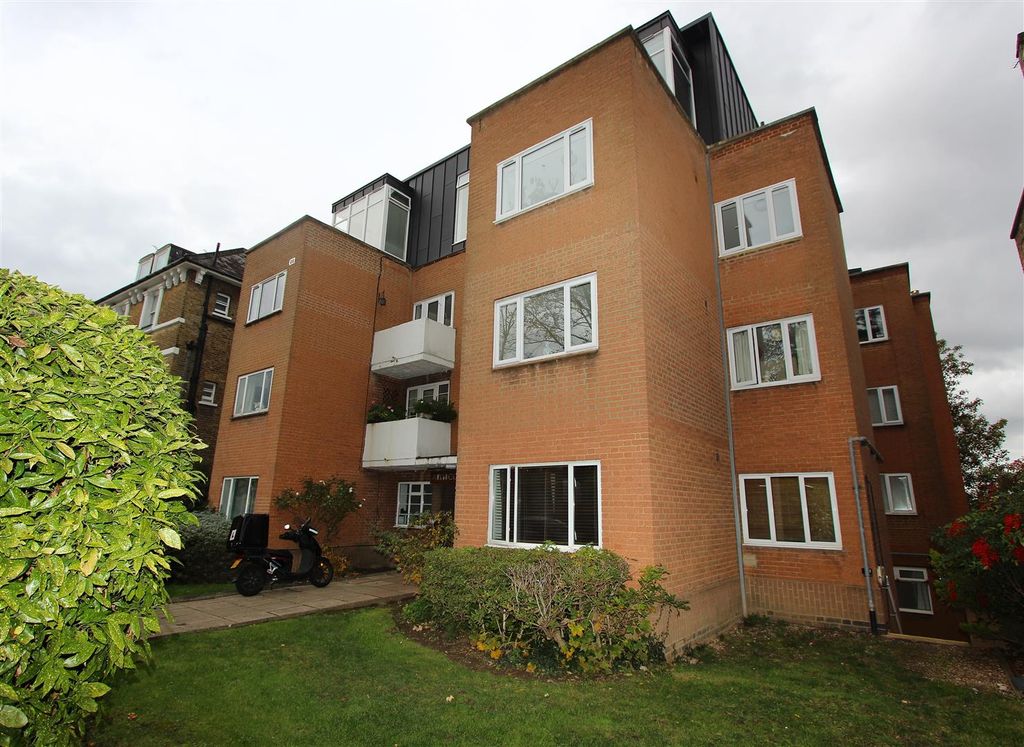 Property photo 1 of 2