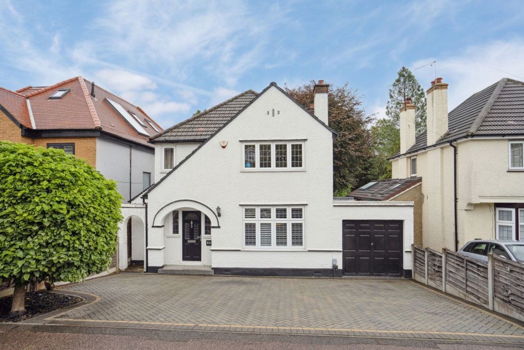 Property photo 1 of 18