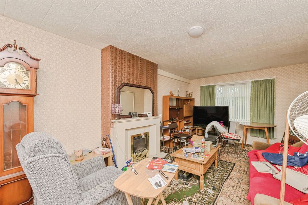 Property photo 2 of 14