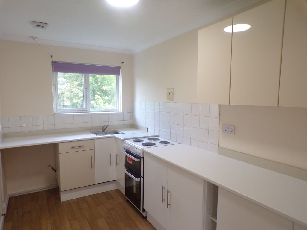 Property photo 2 of 8 Kitchen Large