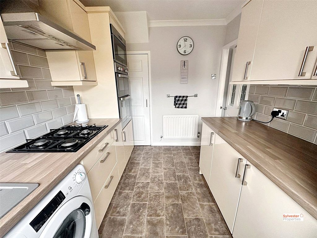 Property photo 3 of 16 Picture No. 06