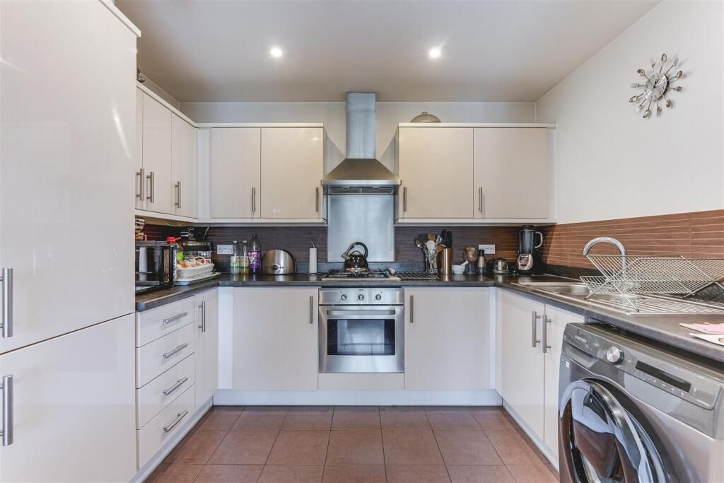 Property photo 2 of 9 3
