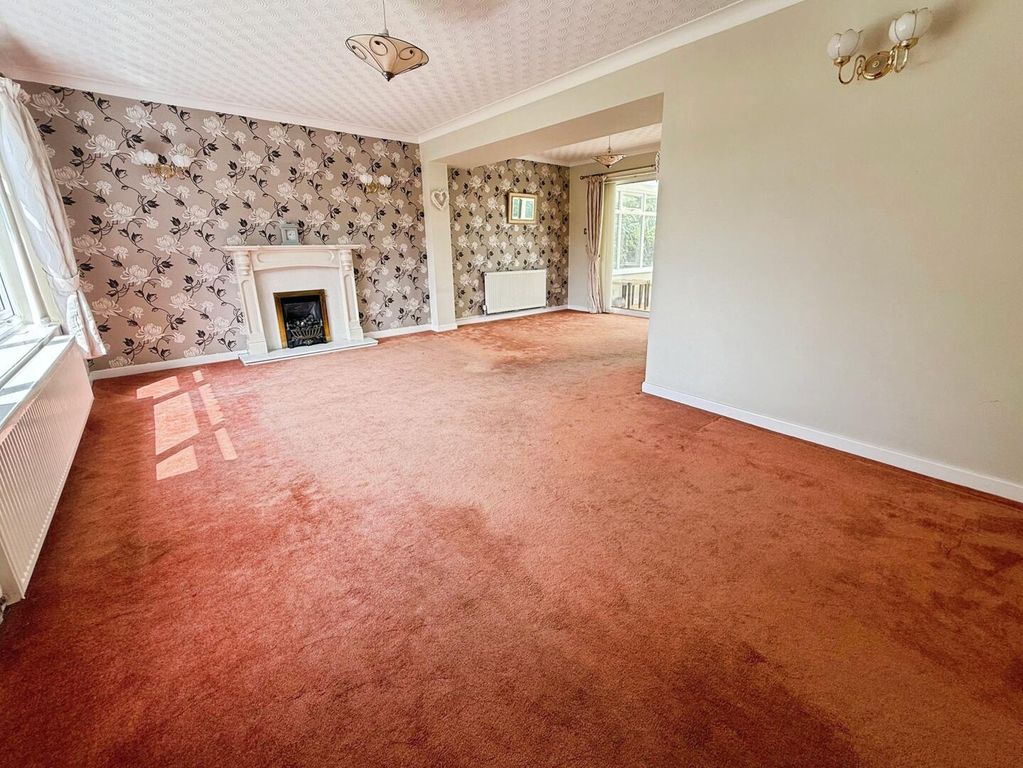 Property photo 3 of 16 Living Room