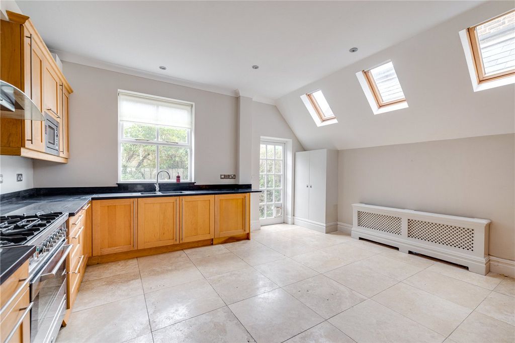 Property photo 3 of 13 Picture No. 11