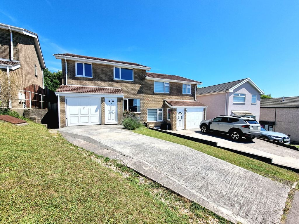Property photo 1 of 30