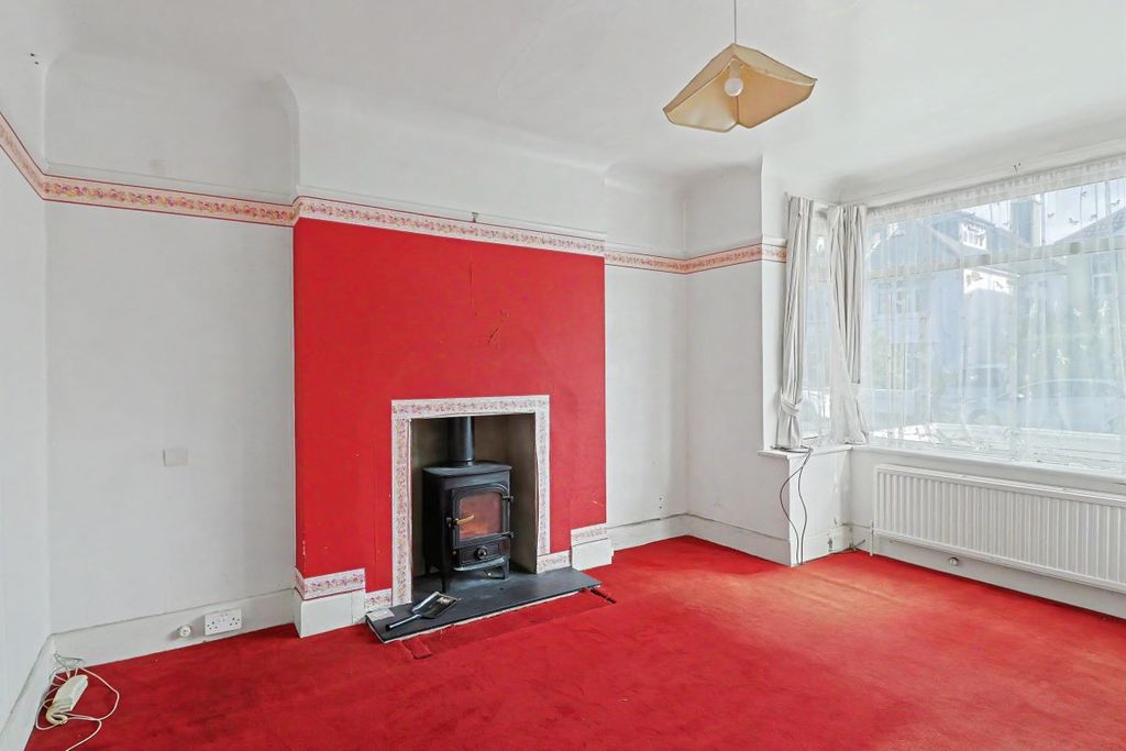 Property photo 3 of 19