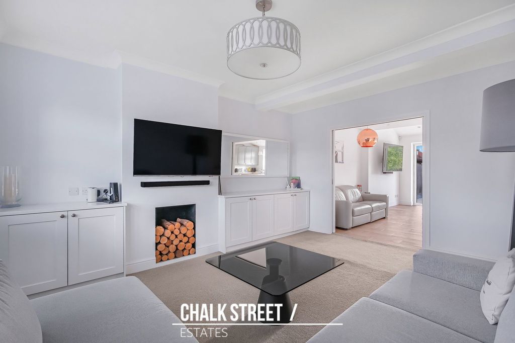 Property photo 3 of 31