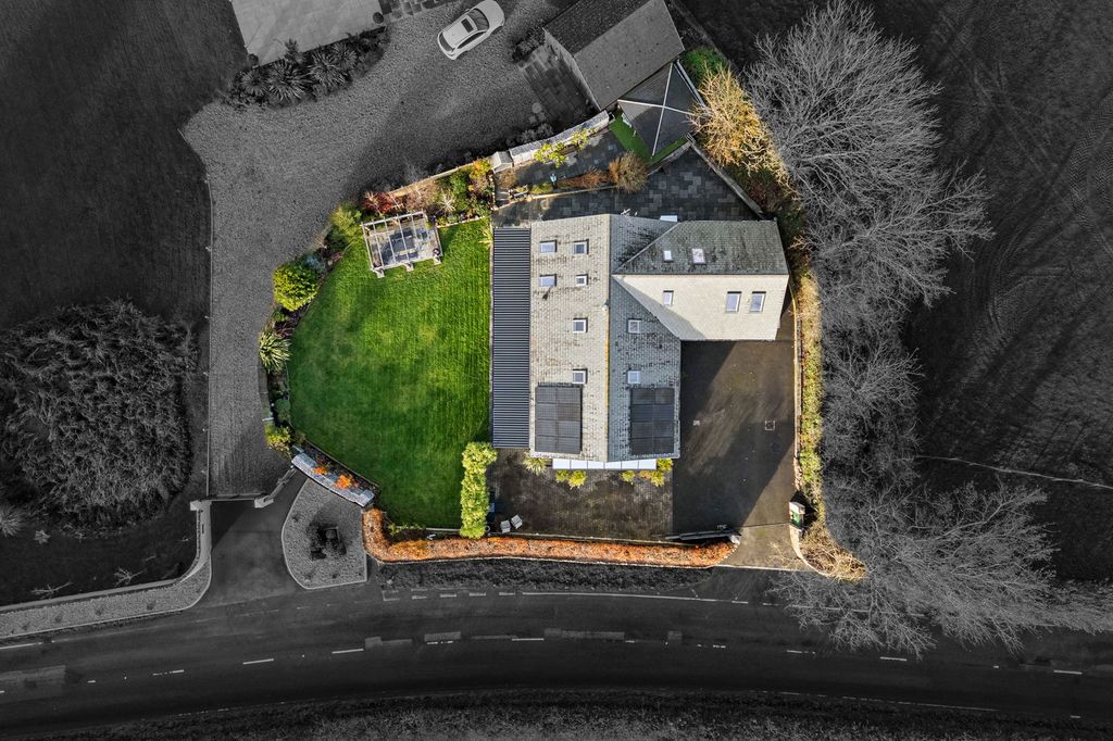 Property photo 3 of 39