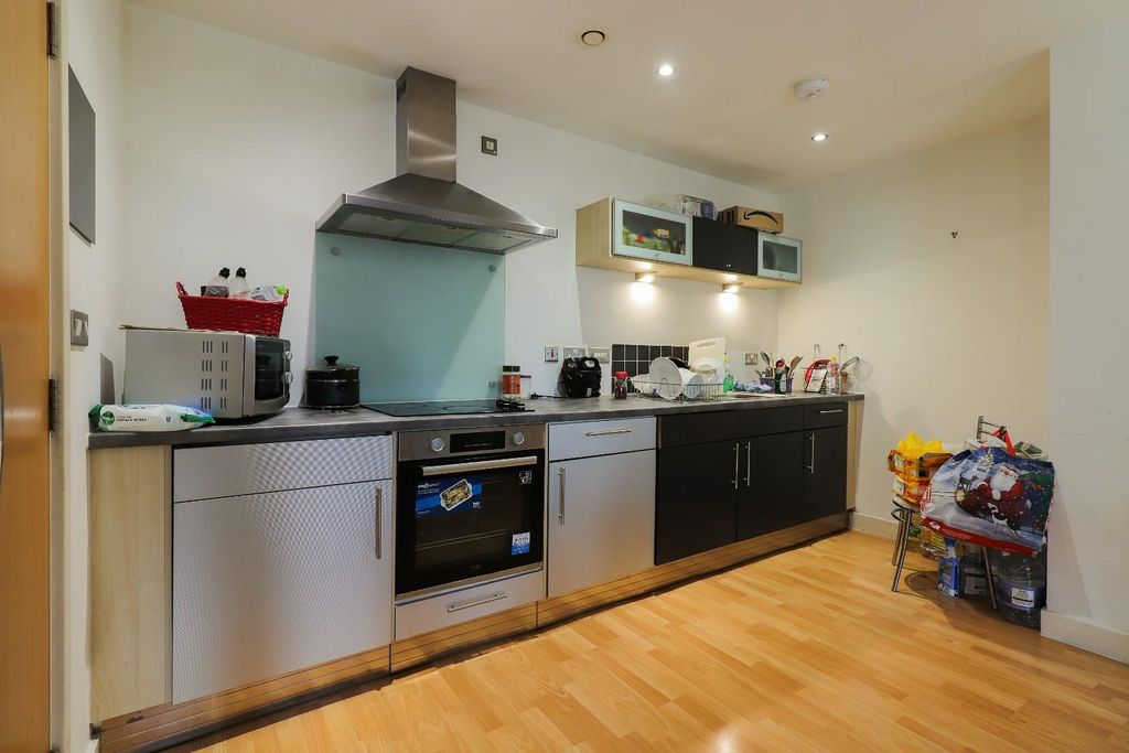 Property photo 3 of 16 Kitchen