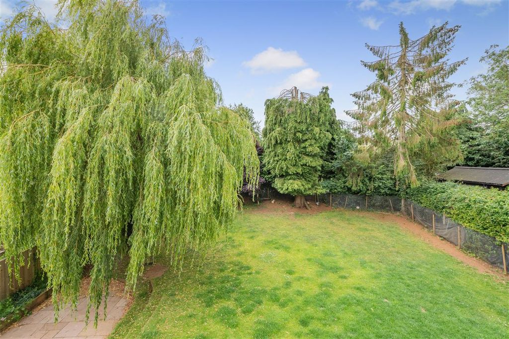 Property photo 2 of 28