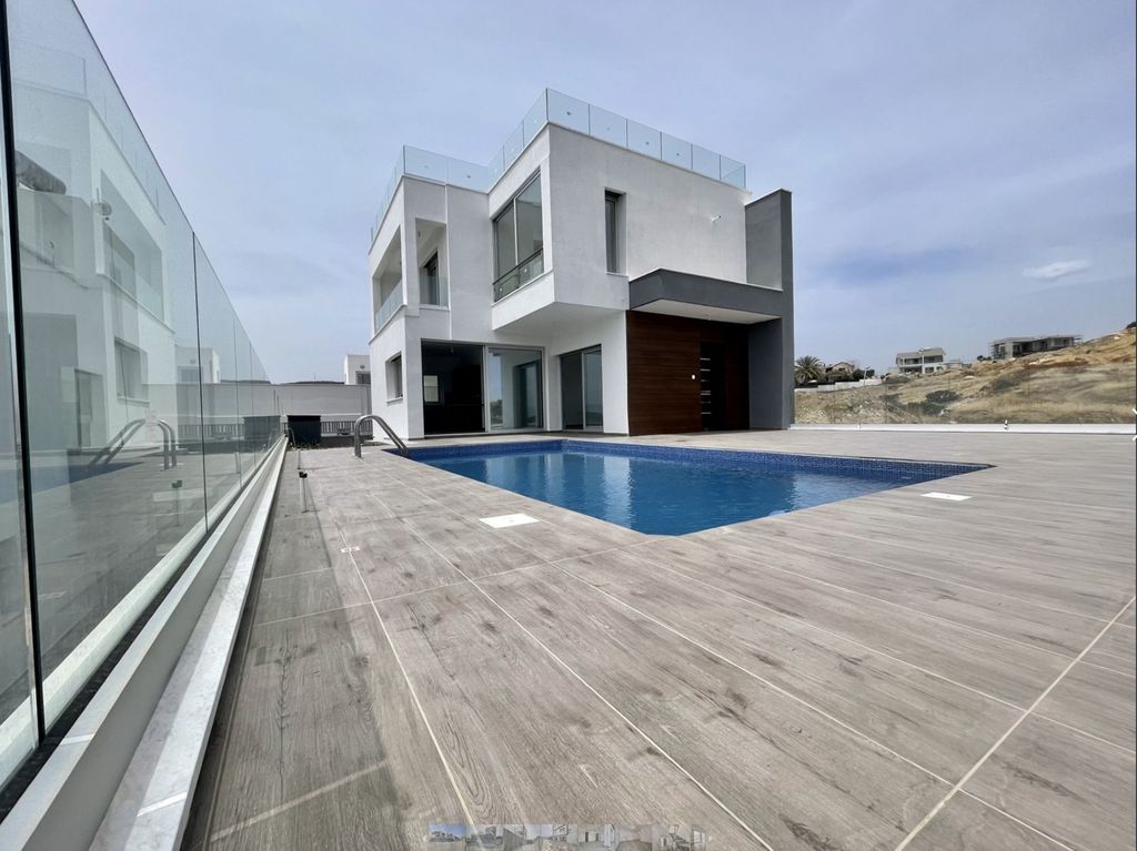 Property photo 1 of 24