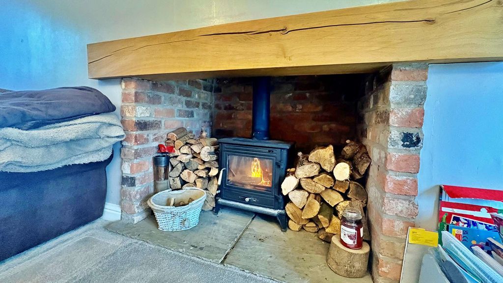 Property photo 2 of 16 Photo 8