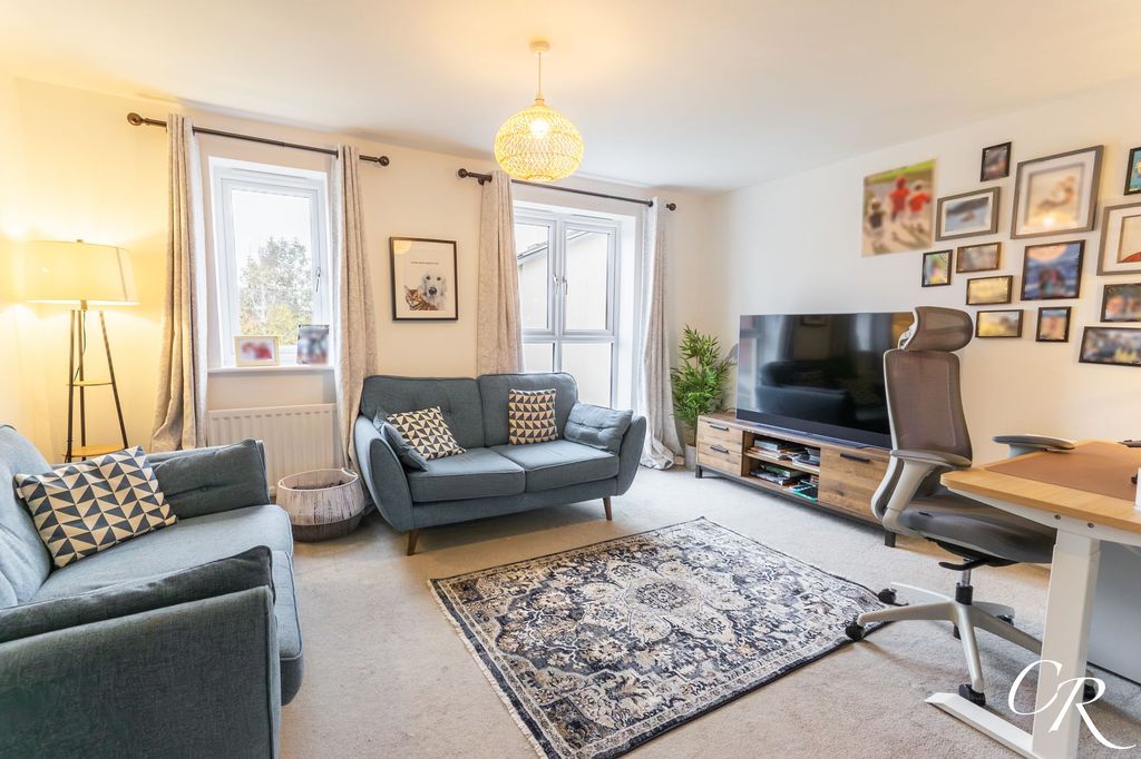 Property photo 2 of 19