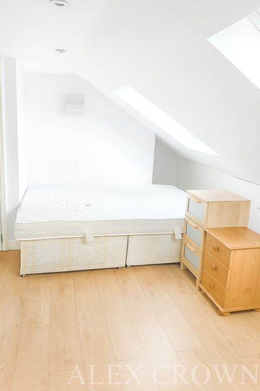 Property photo 3 of 4