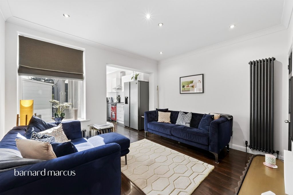 Property photo 3 of 24