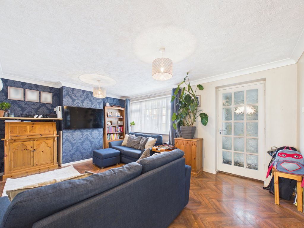 Property photo 2 of 11