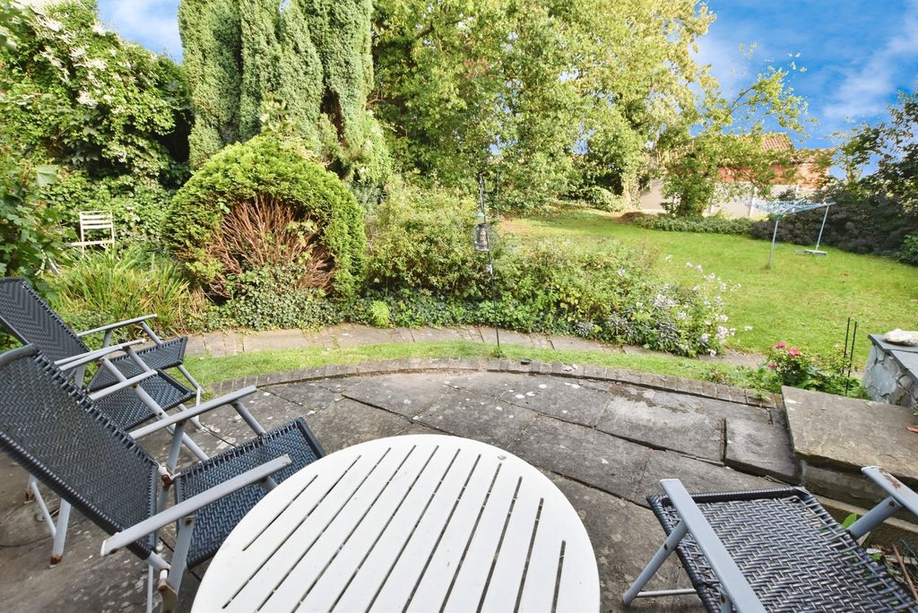 Property photo 2 of 41 Garden