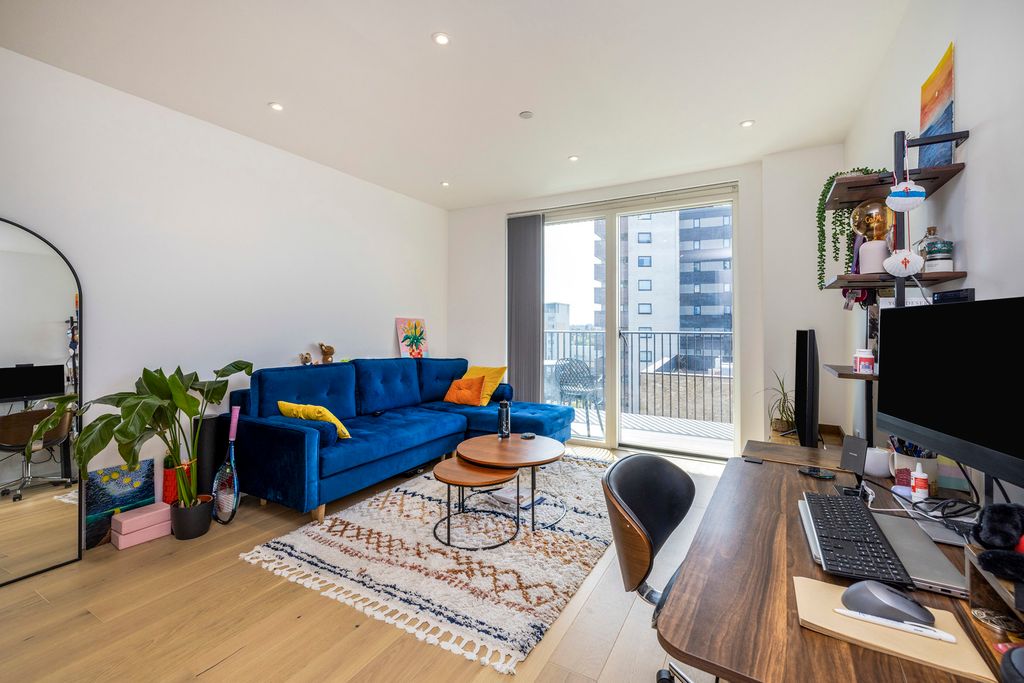 Property photo 1 of 21 Pbox-Img.Jpg
