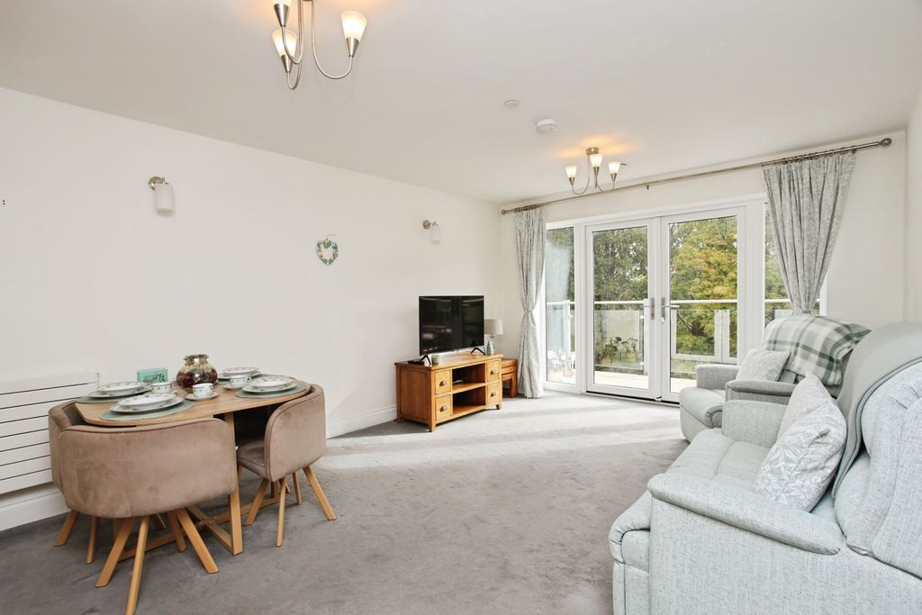 Property photo 2 of 17 Pbox-Img.Jpg