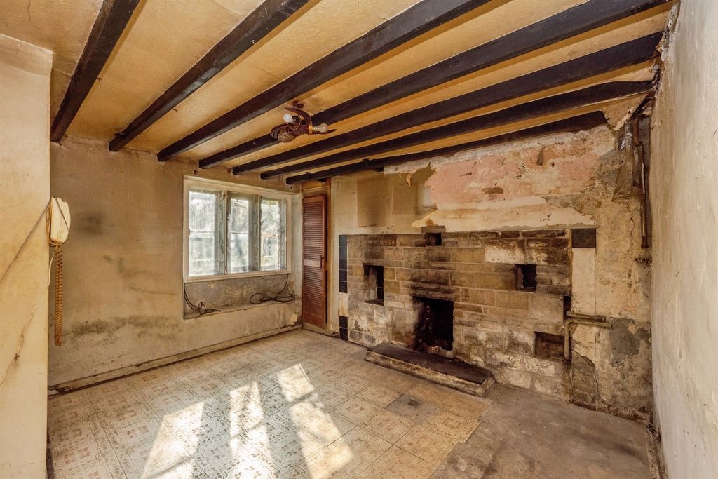 Property photo 3 of 12