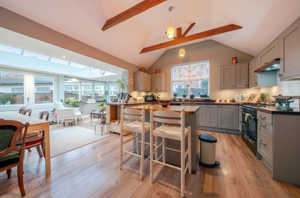 Property photo 2 of 27 1397547-17-6961c58c37d10