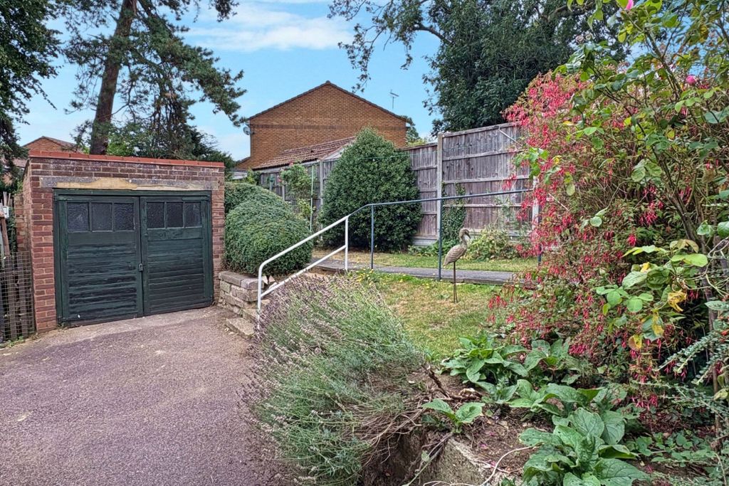 Property photo 3 of 13 4111827