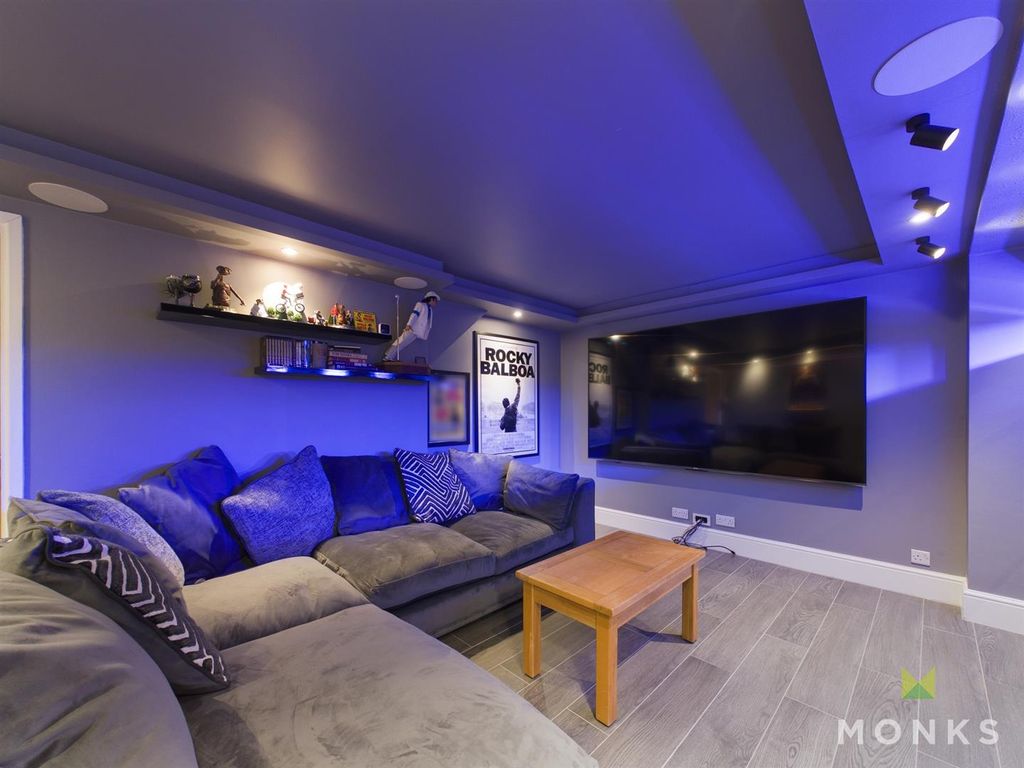 Property photo 3 of 22 Cam01520G0-Pr0359-Still039.Jpg