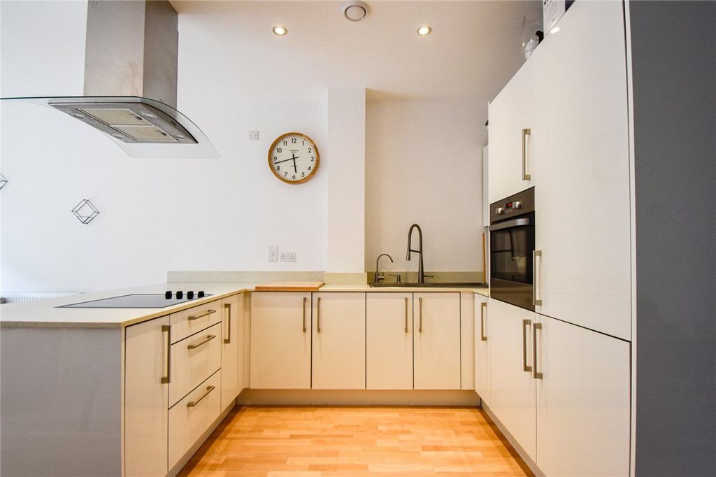 Property photo 1 of 11 Picture No. 02